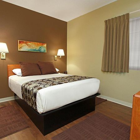 Hotel At Waterwalk Wichita Ngoại thất bức ảnh